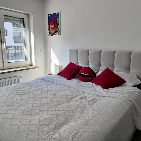 Cozy Shared In Center *